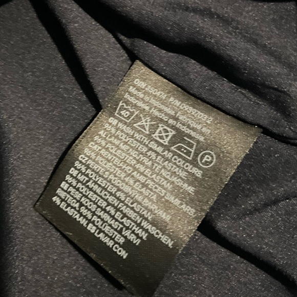 NWT H @ M Classic Button-Down Shirt in Deep Navy Size Medium - Picture 6 of 6